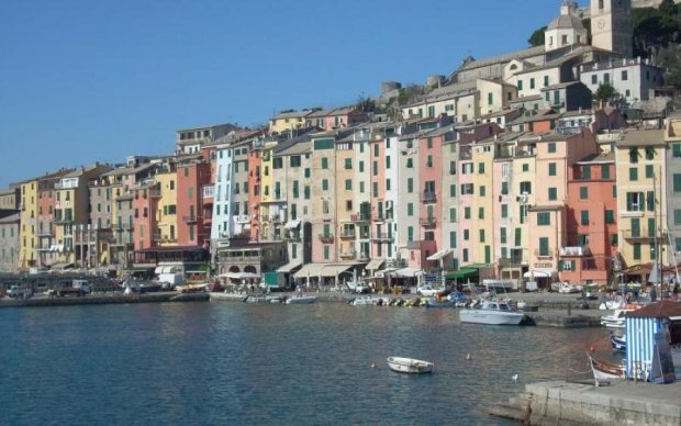 Итальянского мэра выгнали из ресторана за короткие штанишки
