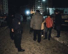 Жуткое побоище в Николаеве: молодые люди "под шафе" дрались прямо на дороге