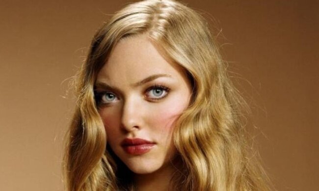 Аманда Сейфрид пойдет судом на хакеров за слив "голых" фото