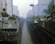 У центр Москви стягнули військову техніку і танки: що відбувається