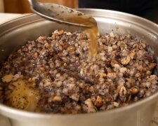 Приготовление рождественской кутьи, кадр из видео: YouTube Константин Грубич