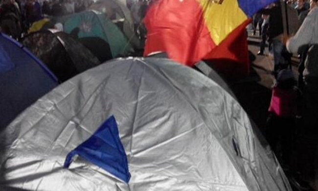 Активисты утановили палаточный городок в Кишиневе (фото) 