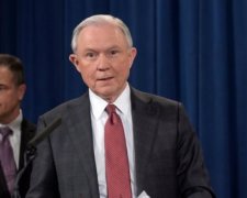 Зв'язки Трампа з Росією: генпрокурор США умив руки