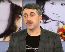 Комаровский рассказал родителям, с кем нужно спать ребенку: "Папа тоже имеет право на мамину грудь"