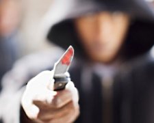 В Одесі п'яний бандит порізав приятеля ножем