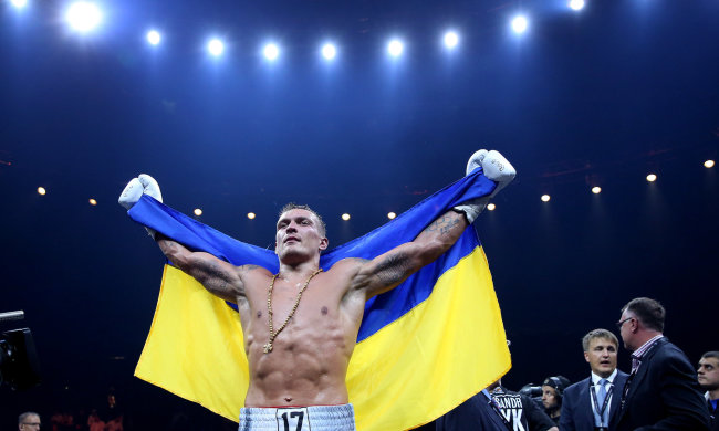 Усик поздравил с Новым годом на украинском языке: видео из Лапландии