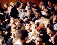 Что происходит? Студентов заставят сидеть дома