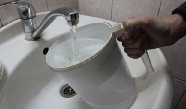 На Донбассе осталось питьевой воды на один месяц