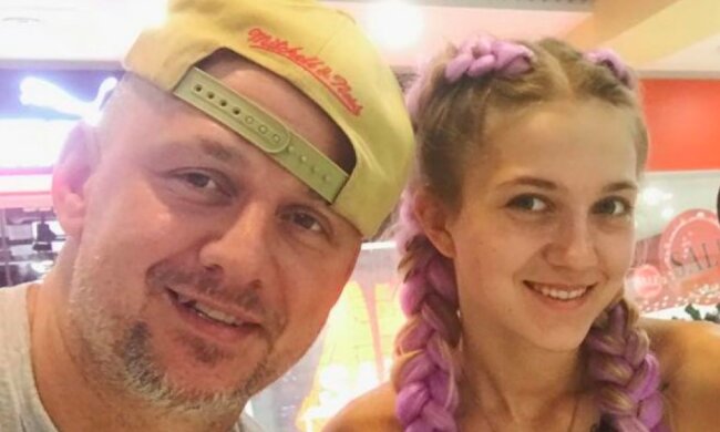 Потап трепетно привітав доньку Наташу: з коктейлем і величезною сигарою
