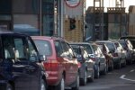 Венгрия с завтрашнего дня закрывает границы, украинцы "ломанулись" на выезд: фото апокалипсиса на КПП