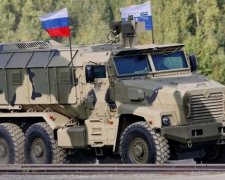 Ця країна переможе сама себе: у Росії тягач загубив броньовик, відео