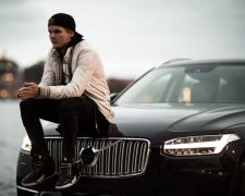 Дзвони легендарної церкви виконали три кращі пісні діджея Avicii
