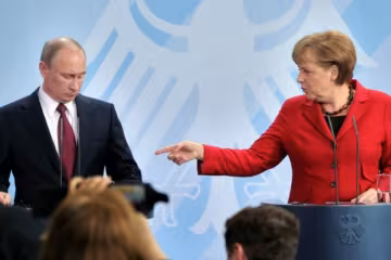 Меркель напомнила Путину о территориальной целостности Украины