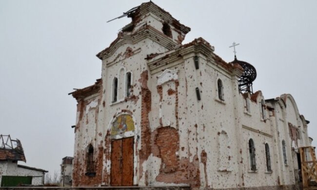 Перед донецьким аеропортом з'явилося величезне кладовище (фото)