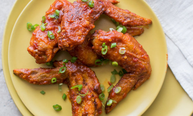 Пальчики оближеш: рецепт курки в гострому медовому соусі