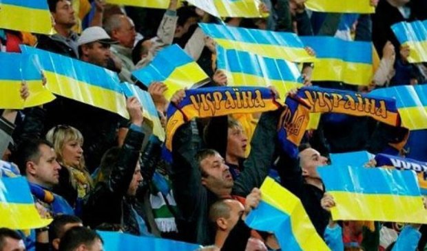 Патриотизм крымских болельщиков растрогал соцсети (видео)