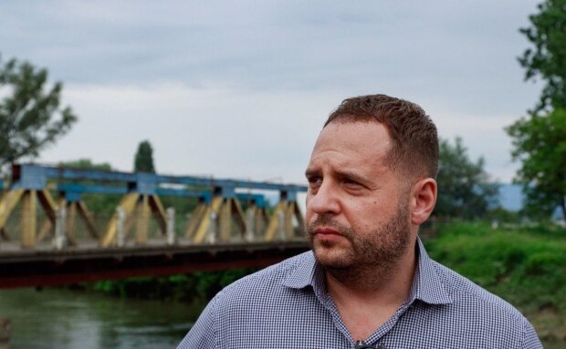 Помічник Зеленського зізнався, коли на Донбасі відбудуться вибори: "Через три місяці"