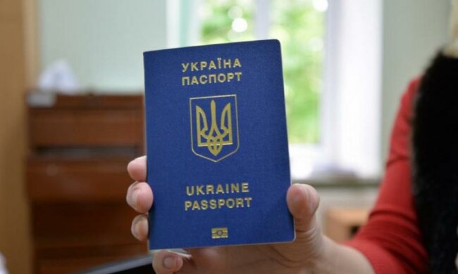 Чиновники вже придумали, як заробити на безвізі