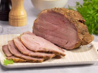 Домашня буженина, фото з вільних джерел