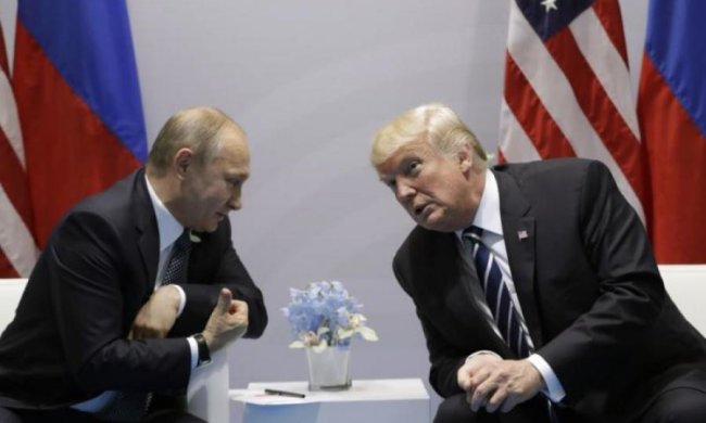 Трамп показав Путіну "комбінацію з трьох пальців"