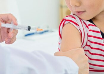 щеплення дітям під час карантину, фото з вільних джеоел