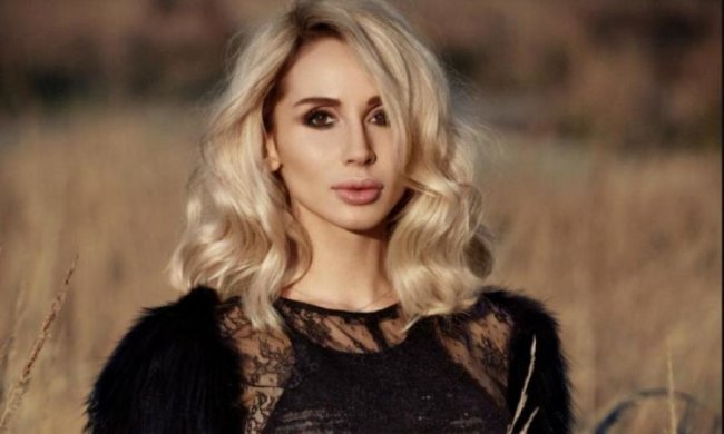 Лобода засмутила фанатів знімком в шовковій сукні