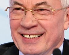 Азаров запропонував Яценюку помінятися місцями