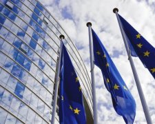 Еврокомиссия послала Чехии, Польше и Венгрии "второе китайское предупреждение"