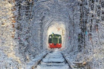 Тунель кохання, фото: zruchno.travel