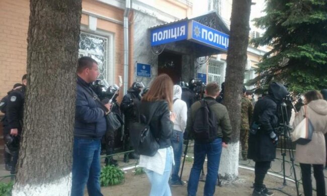 Столичные "оборотни" не знают, за что задержали киевлян