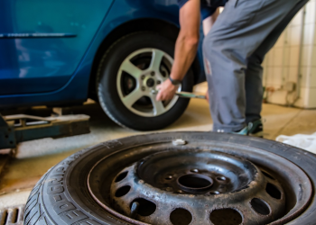 Шини машини / фото: Pixabay