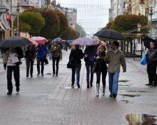 Стихія перетворить Франківськ на місто мокрих ніг: синоптики вручили українцям парасольки 25 вересня