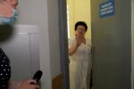 У Дніпрі лікарка попалася на великому хабарі, але зняти халат не може змусити навіть суд - обдирала медсестер і пацієнтів