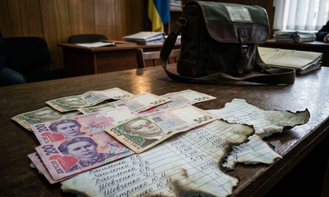 пенсії шахрайство суд гривні