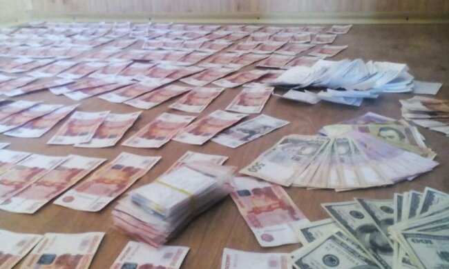 Маріуполець проривався в «ДНР» з мільйоном російських рублів