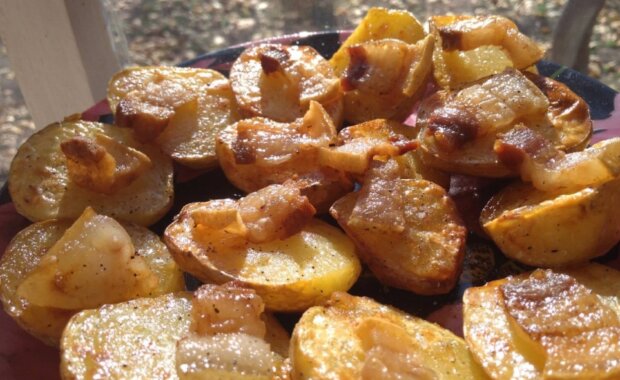 Картошка-гармошка с салом в духовке