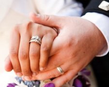 Австралієць використав диво природи для освідчення коханій