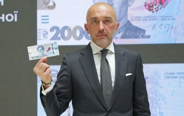 Банкнота 2000 гривень з Василем Стусом