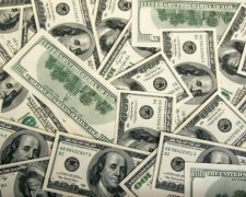 У лютому українці продали валюти більше, ніж купили