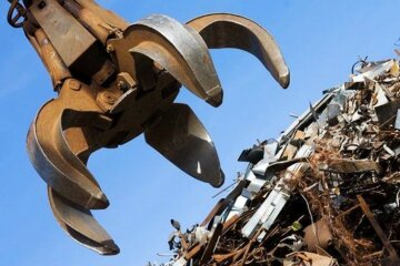 Для обеспечения сырьем метзаводов нужна пролонгация экспортной пошлины на лом — эксперты