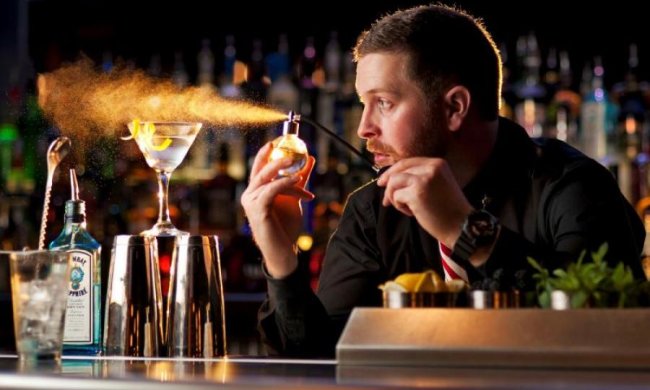 Зірки Forbes та хитрощі бармена: другий випуск відеоновин від Знай.ua
