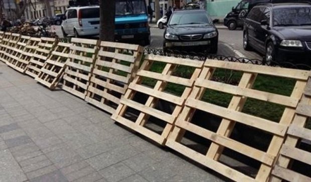 Художники Одессы строят баррикады