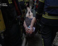 Последствия попадания дрона в дом на Печерске, фото: ГСЧС Киева