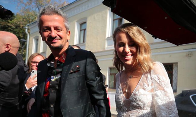 Весілля Собчак і Богомолова: Ксенія вперше показала розкішну весільну сукню