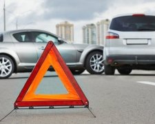 На Севастопольській площі зіткнулися вісім авто