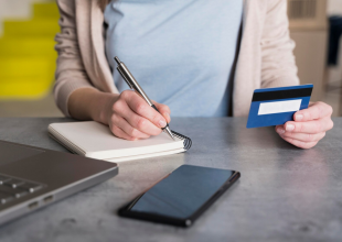 Банковская карта / фото: Freepik