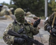 Путінські нелюди накрили мінами мирне село на Донбасі