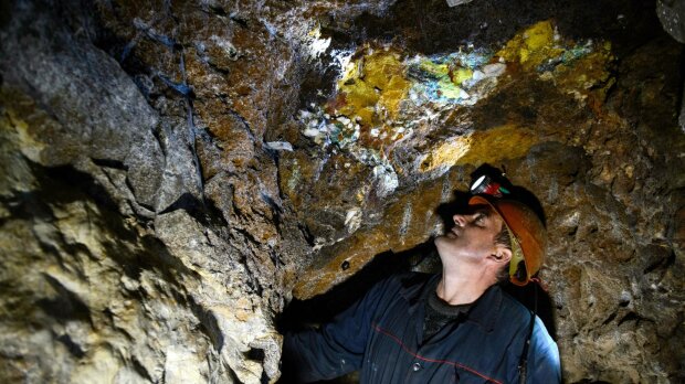 Исследователи проникли в гигантскую древнюю пещеру: нога человека не ступала миллионы лет