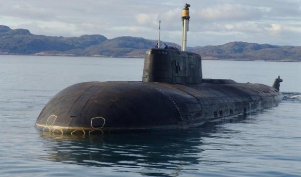 Десять днів шукають російську субмарину коло Шотландії