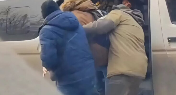 "Бусифікація", скрін з YouTube